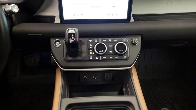 2022 Land Rover Defender 110 X-Dynamic SE