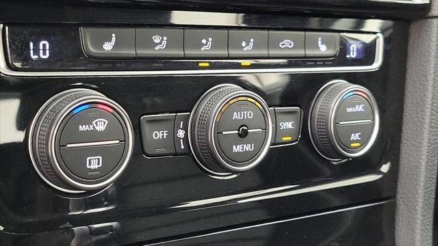 2019 Volkswagen Golf R 2.0T w/DCC & Navigation