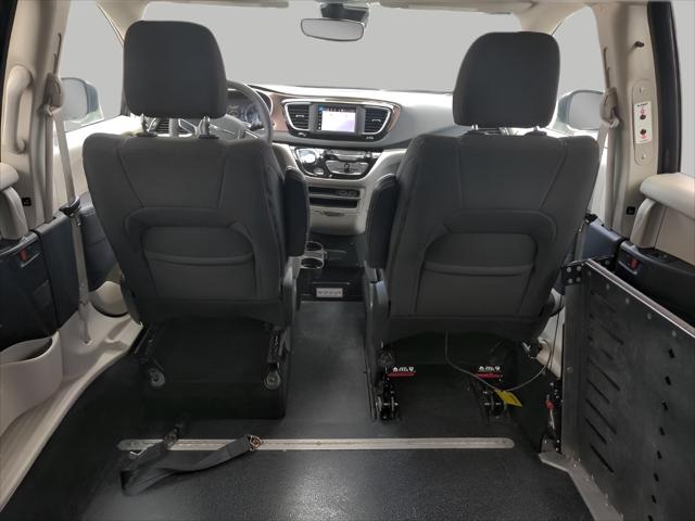 2024 Chrysler Voyager LX