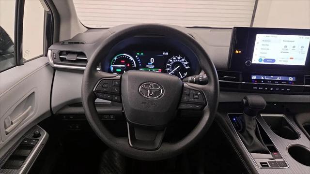 2025 Toyota Sienna LE