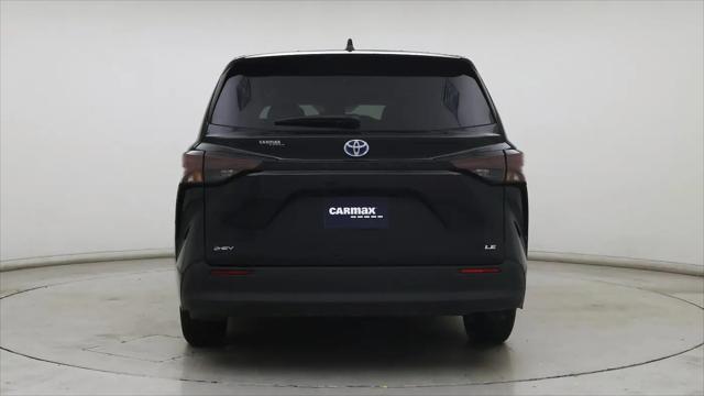 2025 Toyota Sienna LE