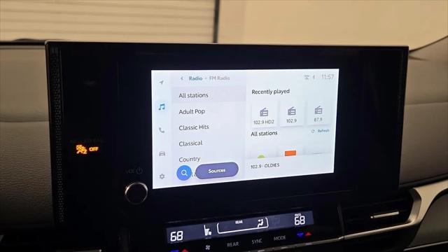 2025 Toyota Sienna LE