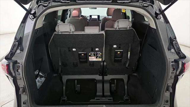 2025 Toyota Sienna LE