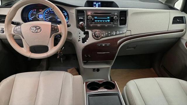 2014 Toyota Sienna XLE 7 Passenger