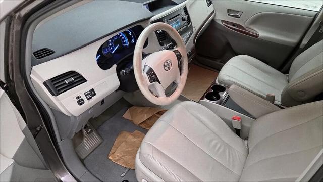 2014 Toyota Sienna XLE 7 Passenger