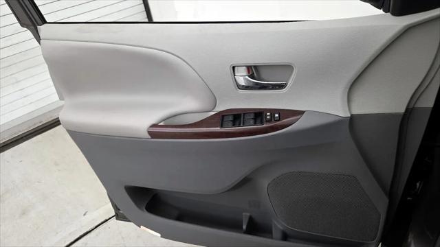 2014 Toyota Sienna XLE 7 Passenger