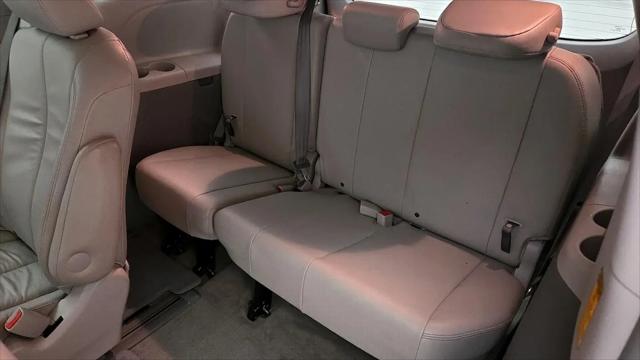2014 Toyota Sienna XLE 7 Passenger