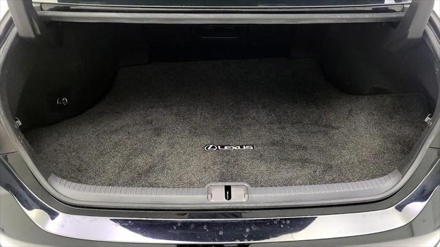 2022 Lexus ES 300h Luxury