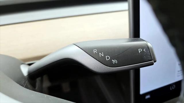 2022 Tesla Model 3 Rear-Wheel Drive