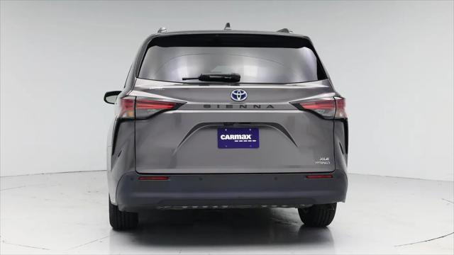 2021 Toyota Sienna XLE
