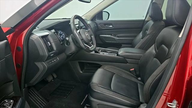 2022 Nissan Pathfinder SL 2WD