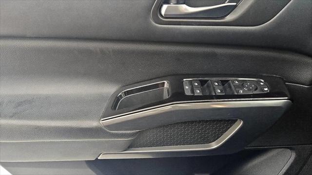 2022 Nissan Pathfinder SL 2WD