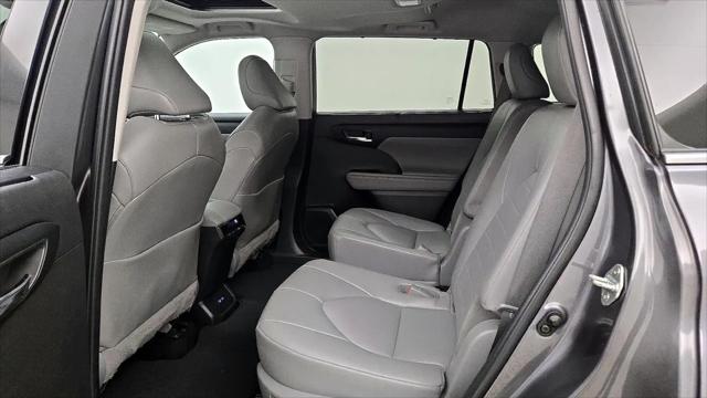 2022 Toyota Highlander Hybrid XLE