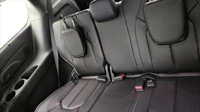 2024 Chrysler Pacifica Limited AWD