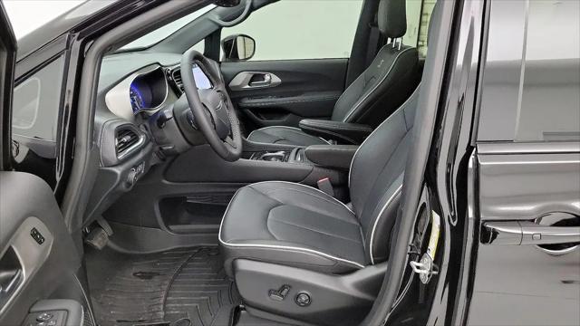 2024 Chrysler Pacifica Limited AWD