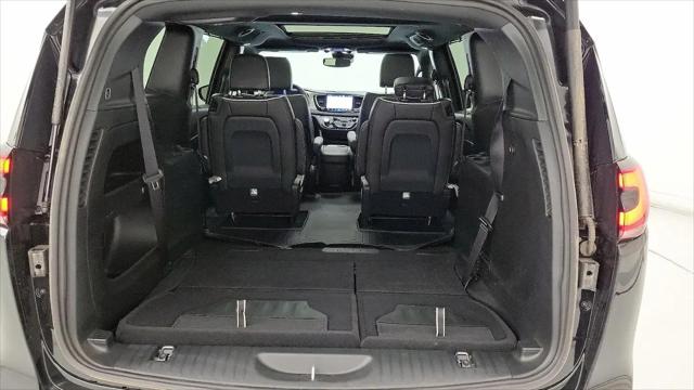 2024 Chrysler Pacifica Limited AWD
