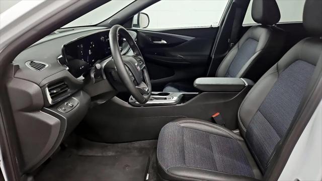2025 Buick NV Preferred FWD