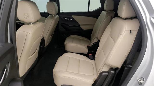 2022 Chevrolet Traverse AWD LT Leather