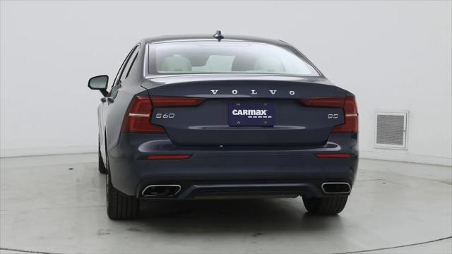2022 Volvo S60 B5 Momentum