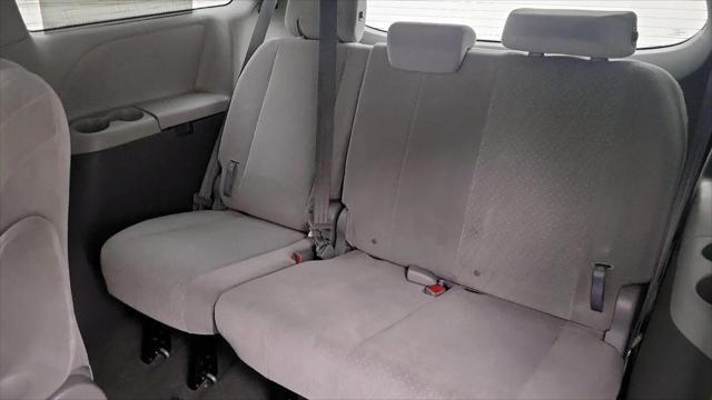 2017 Toyota Sienna LE 8 Passenger