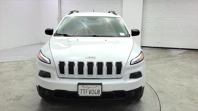 2016 Jeep Cherokee Sport