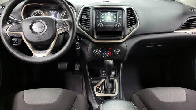 2016 Jeep Cherokee Sport