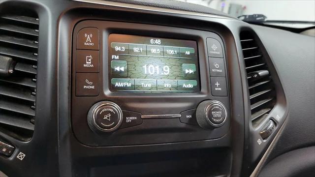 2016 Jeep Cherokee Sport
