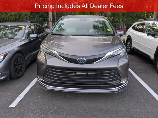 2023 Toyota Sienna XLE