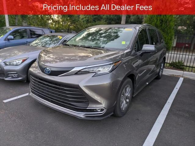2023 Toyota Sienna XLE