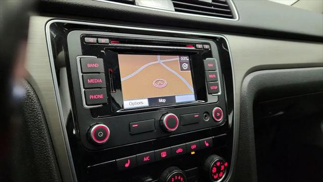 2015 Volkswagen Passat 1.8T SE