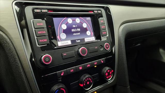 2015 Volkswagen Passat 1.8T SE