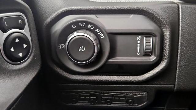 2025 Jeep Wrangler 4-Door Willys 4x4