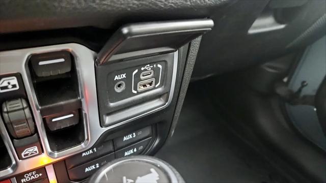 2025 Jeep Wrangler 4-Door Willys 4x4