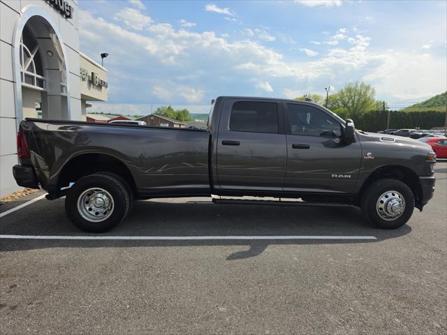 2025 RAM 3500 Big Horn Crew Cab 4x4 8 Box 2025 RAM 3500 Big Horn Crew Cab 4x4 8 Box