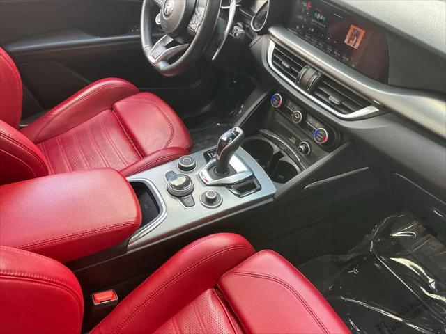 2023 Alfa Romeo Stelvio Veloce AWD