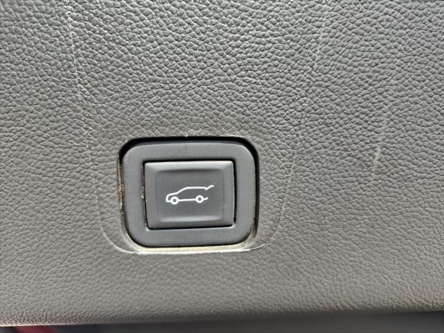 2023 Chevrolet Traverse AWD LT Leather