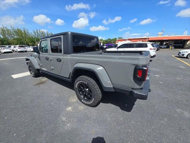2022 Jeep Gladiator Sport