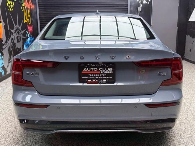 2024 Volvo S60 B5 Core Dark Theme