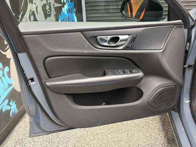 2024 Volvo S60 B5 Core Dark Theme