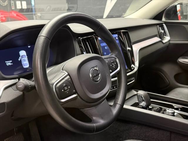 2024 Volvo S60 B5 Core Dark Theme