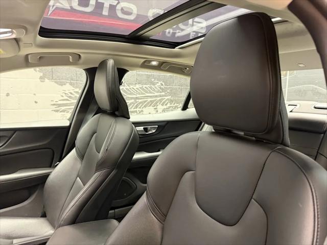 2024 Volvo S60 B5 Core Dark Theme