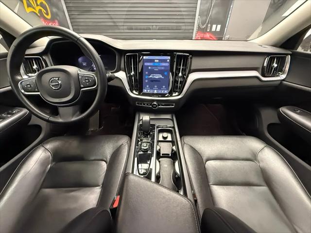 2024 Volvo S60 B5 Core Dark Theme
