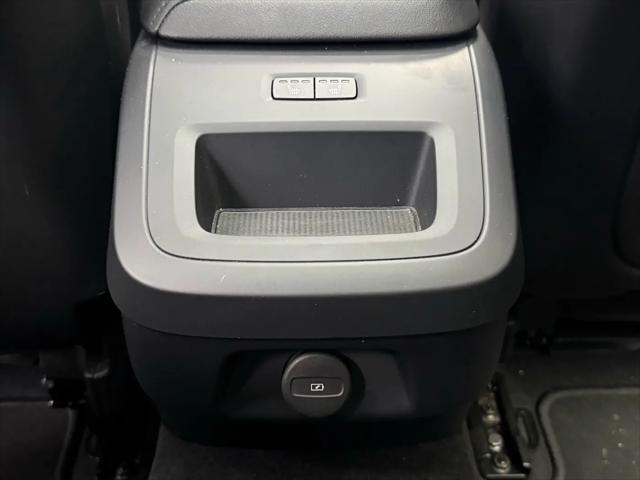 2024 Volvo S60 B5 Core Dark Theme