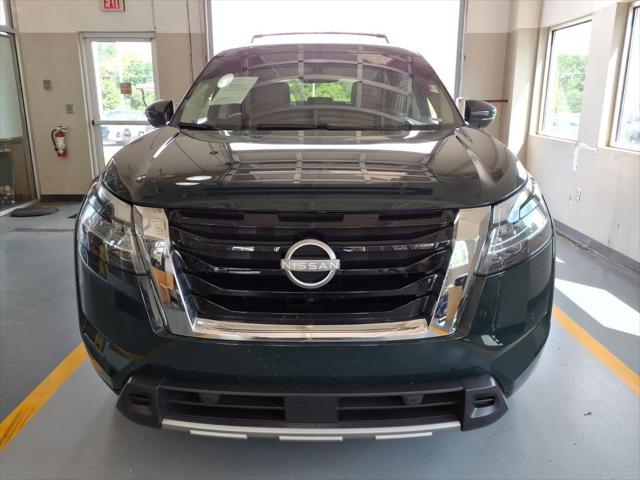 2024 Nissan Pathfinder Platinum FWD