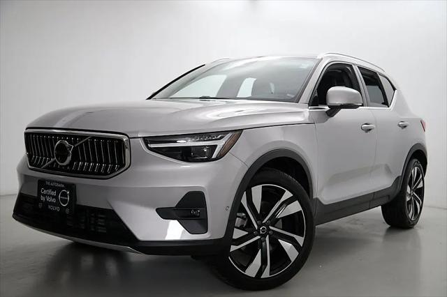 2023 Volvo XC40 B5 Ultimate Bright Theme