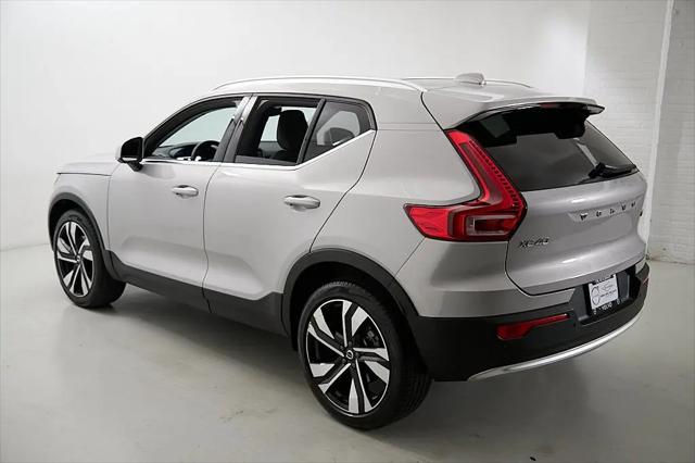 2023 Volvo XC40 B5 Ultimate Bright Theme