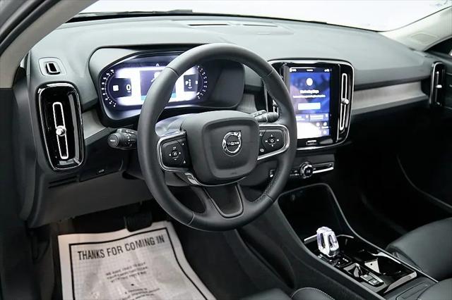 2023 Volvo XC40 B5 Ultimate Bright Theme
