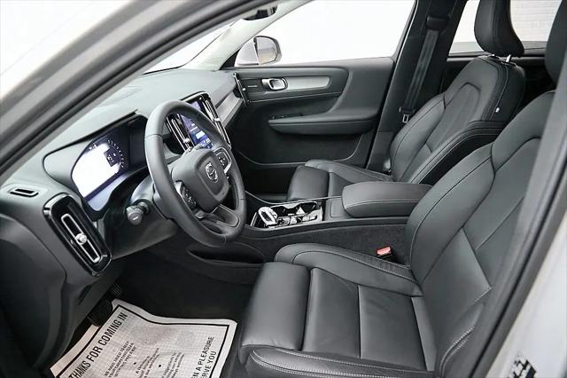 2023 Volvo XC40 B5 Ultimate Bright Theme