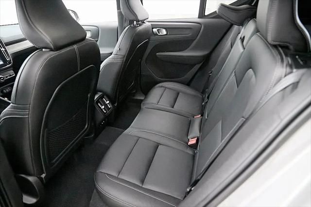 2023 Volvo XC40 B5 Ultimate Bright Theme