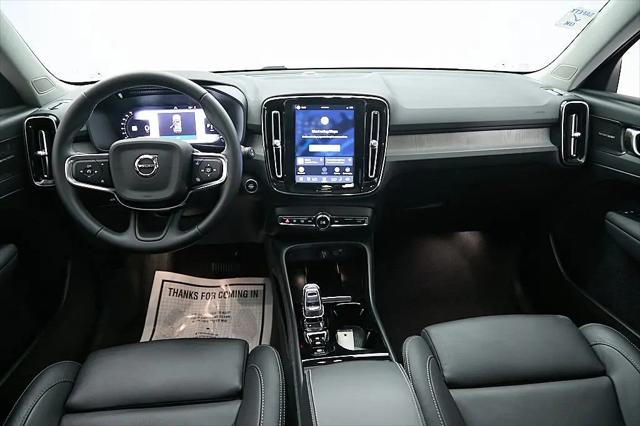 2023 Volvo XC40 B5 Ultimate Bright Theme